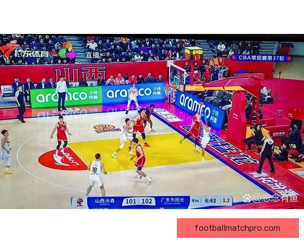 CBA季后赛激烈对决 广东队险胜北京队晋级四强